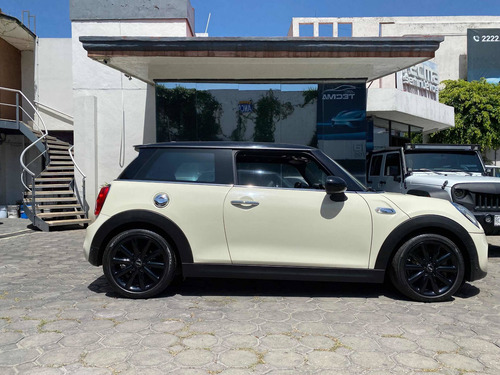 Imagen 9 de 12 de Mini Cooper S 2018 2.0 Hot Chili 5 Puertas At