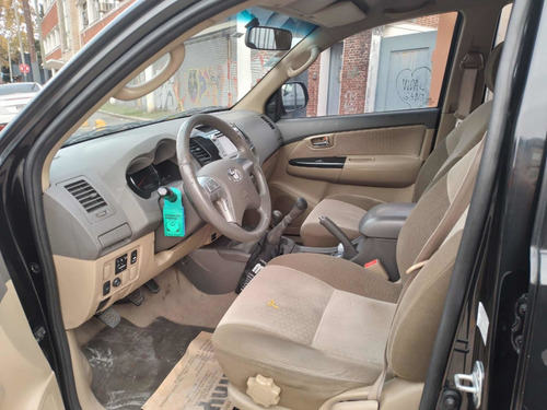 Imagen 8 de 10 de Toyota Sw4 2012 3.0 Srv I 171cv 4x4