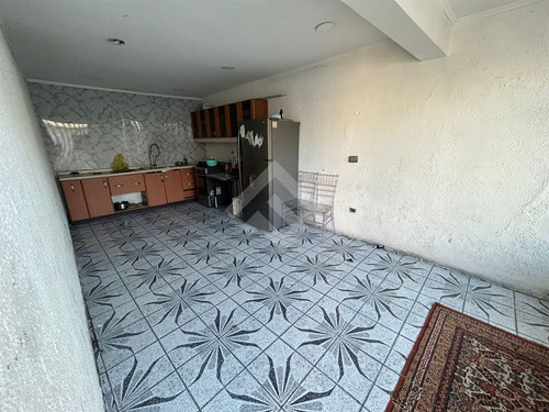 Casa En Venta De 5 Dorm. En La Cisterna