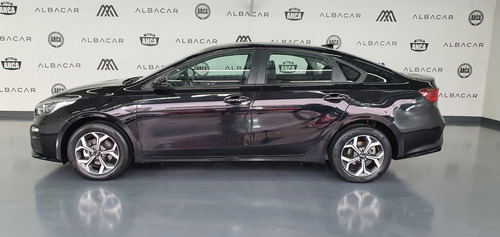 Imagen 4 de 15 de Kia Forte 2020 2.0 Lx 4 P Mt