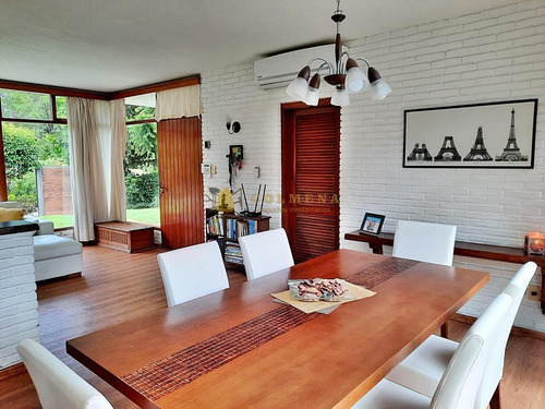 Hermosa Casa En Playa Mansa- Ref: 4464