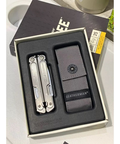 Imagen 5 de 8 de Pinza Multiuso Leatherman Free P2 19 Usos Alicate Engarzadora Pelacable Cortador De Alambre Cuchillo Tijera Punzon Lima