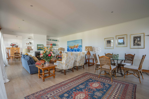 Venta Preciosa Casa Muy Bien Ubicada En Marbella