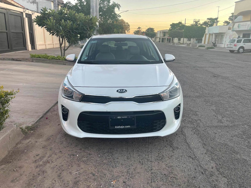 Imagen 2 de 9 de Kia Rio 2018 1.6 Ex Pack Hchback At