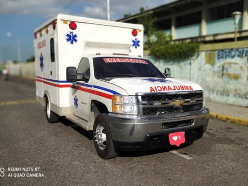Imagen 3 de 10 de Ambulancia Chevrolet 3500hd 2011 V8 4x4 Automático