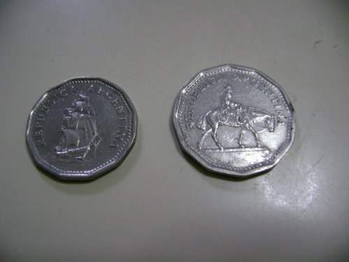 Lote De Dos Monedas Antiguas Argentina - 1963/65