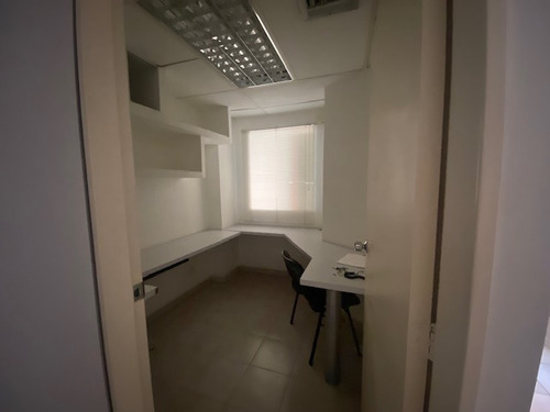 Imagen 7 de 11 de Se Vende Edificio Industrial 700m2 3h/9b Chacao 4066. Nb