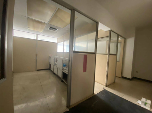 Imagen 8 de 13 de Alquiler De Local En Av. Bolivar Norte Valencia Cod. 157783 Hm 04245552216