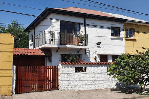 Imagen 1 de 16 de Casa 2 Pisos En Pasaje Cerrado, Metro Rondizzoni