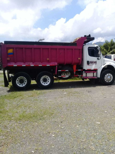 Volqueta - Freightliner M2 106