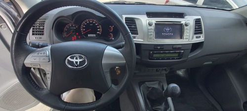 Imagen 7 de 9 de Toyota Hilux Srv 4x2 Pack Cuero 3.0 2013