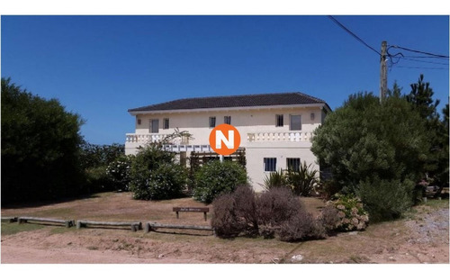 Casa En Venta Y Alquiler, Montoya, La Barra, 4 Dormitorios.- Ref: 209853