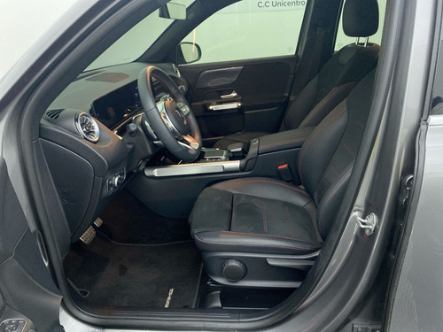 Imagen 15 de 25 de Mercedes Benz Glb 200 Amg Line 1.3