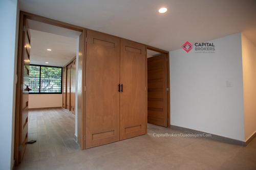 Casa Nueva De Lujo En Venta Chapalita Una Planta, En Esquina.