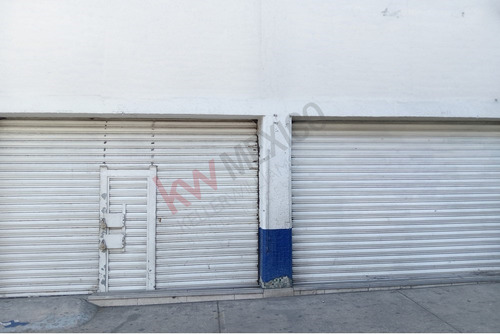 Edificio Con Local En Esquina Sobre Avenida Principal: Calz. Ignacio Zaragoza