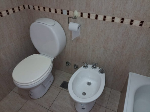 Imagen 2 de 7 de Departamento De 2 Ambientes En Viamonte 1673 Banfield