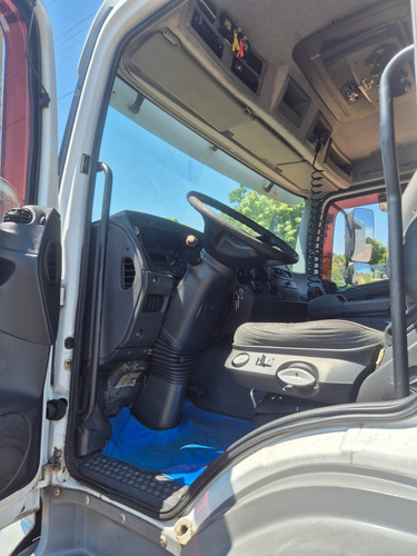 Mercedes Bens Axor 1933 4x2 2014 Automático
