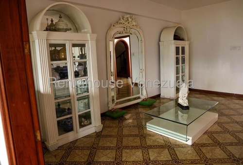 Casa En Venta Los Naranjos Mls # 25-18296 Christian Szotyori