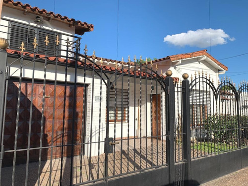 Imagen 1 de 16 de Casa - Ituzaingó