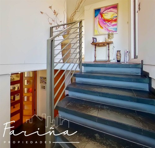 Cómoda Casa En Venta De 3d Y 3b, En Lo Barnechea