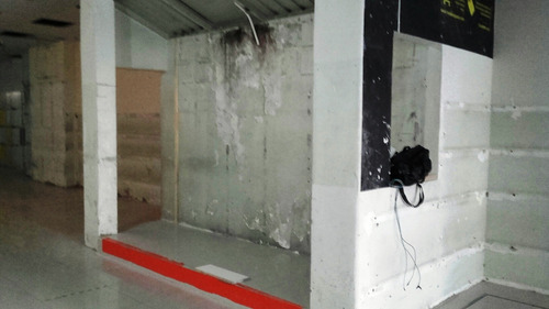 Hermoso Local 280 M2. Sobre Av. Cabildo 2400 Sin Expensa