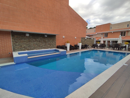 Townhouse De 3 Niveles En Terrazas De Camoruco, Valles De Camoruco, Valencia Edo. Carabobo (obra Blanca)jgcs