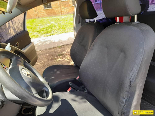 Imagen 7 de 9 de Toyota Yaris Sport Sincrónico