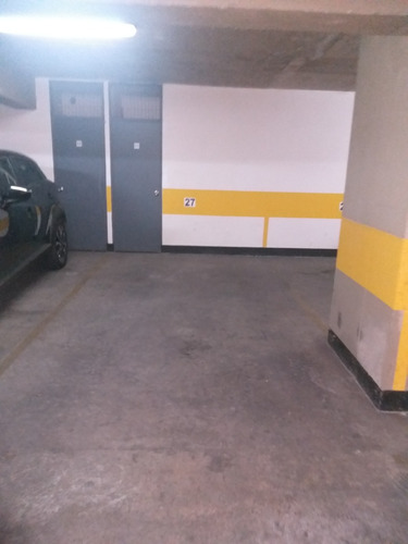 A Pasos Del Metro Irarrazaval 2 Dorm. 2 Baños.