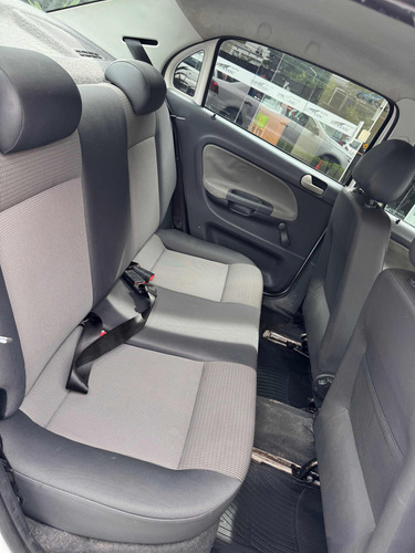 Volkswagen Voyage 1.6 Comfortline 101cv
