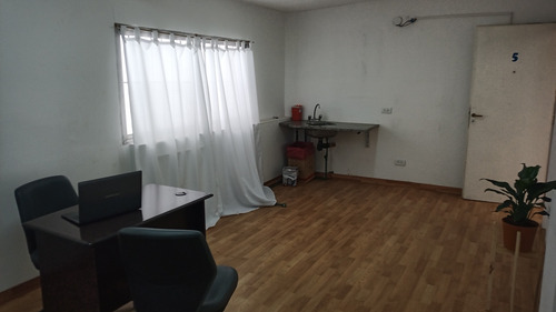Consultorio Médico En Zona Centro De Berazategui