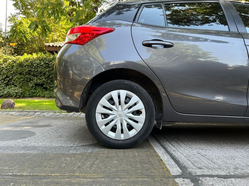 Imagen 10 de 15 de Toyota Yaris 1.5 Xli Mt