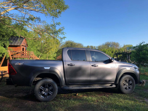 Imagen 2 de 3 de Toyota Hilux 2022 2.8 Cd Sr 177cv 4x4