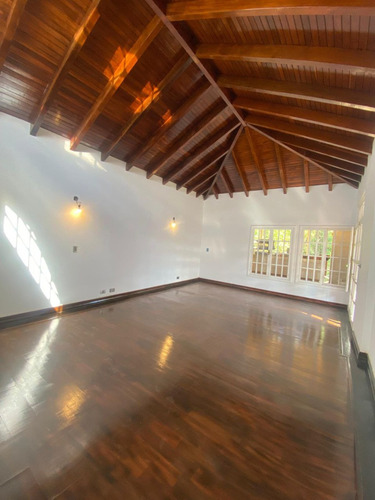 Casa Quinta De Lujo En Sector Cantarrana El Hatillo
