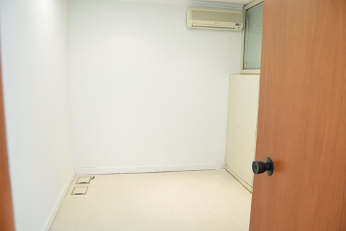 Amplio Local Comercial Sobre Av Roosevelt- Ref: 6517