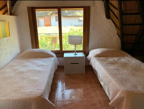 Vendo Casa De 4 Dorm , 4 Baños , Buen Terreno, Ref 696