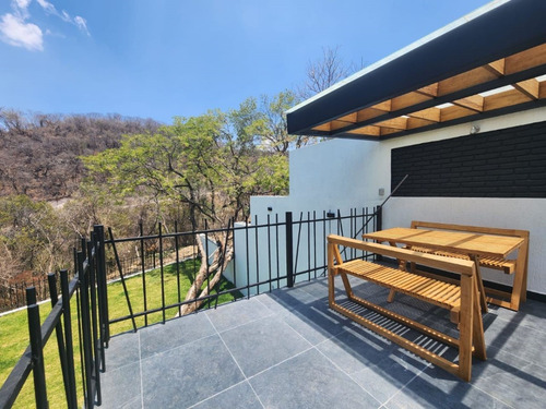 Venta De Hermosa Casa Tulipanes Iv Equipada Con Alberca Climatizada, Enorme Jardín, Bonita Vista En Fracc Rancho San Diego Ixtapan De La Sal Edomex