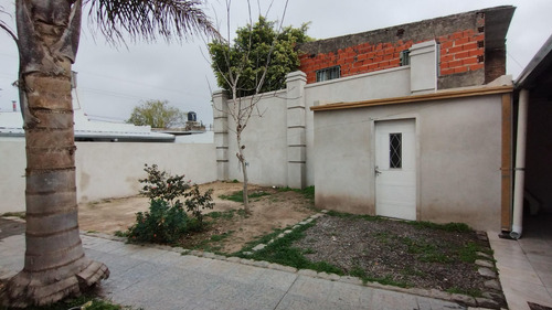Imagen 21 de 25 de Venta Casa Y Departamento Interno Zona Aristobulo