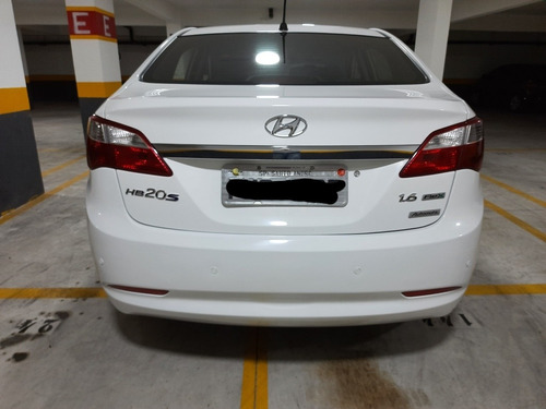 Imagem 4 de 12 de Hyundai Hb20s 2015 1.6 Comfort Plus Flex Aut. 4p