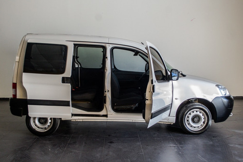 Imagen 8 de 15 de Citroën Berlingo 2018 1.6 Hdi 92 Bussines Mixto Ac808