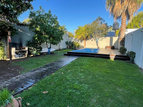 Imagen 16 de 19 de Venta Chalet 5 Amb/ Ituzaingo Norte