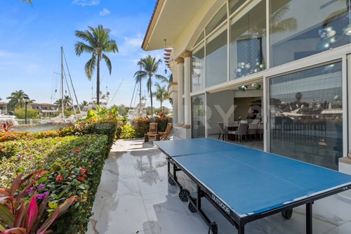 Casa En Venta En Grand Marina Villas, Nuevo Vallarta, Nayarit.