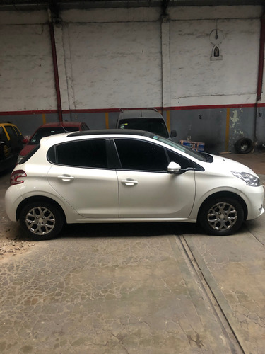 Peugeot 208 1.6 Allure Touchscreen