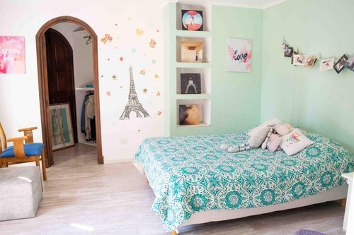 Casa De 6 Ambientes En Venta Con Cochera En Las Lomas De San Isidro
