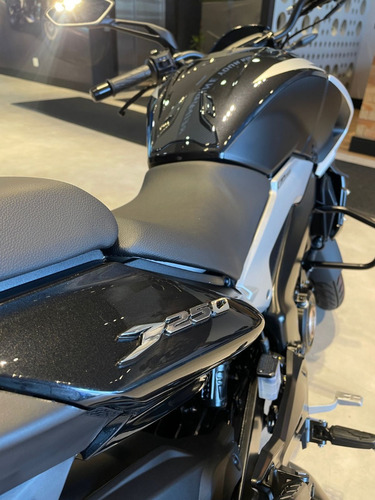 #009 - Bajaj Dominar 250cc - 0km - Yamaha Fz25