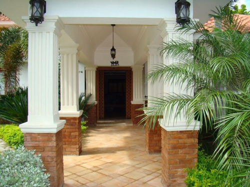 Villa En Metro Coutry Club Juan Dolio De 4 Habitaciones 8 Paraueos Piscina Vista Al Golf