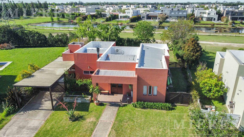 Venta - Apta Credito - Casa En El Barrio San Francisco De Villanueva.