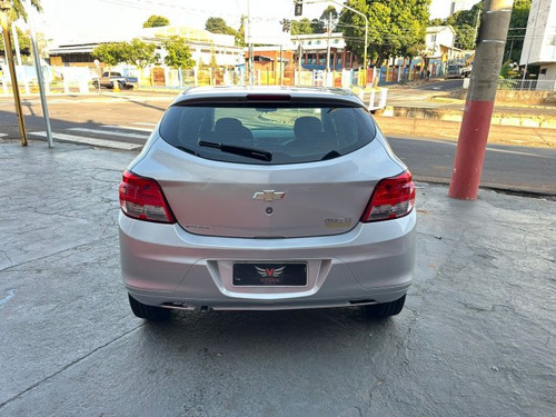Chevrolet Onix Onix 1.0 MPFI LT 8V FLEX 4P MANUAL