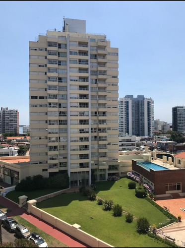 Torre Triangulo Parada Dos De La Brava