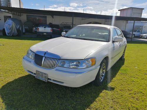 Lincoln Town Car Cartier Piel At