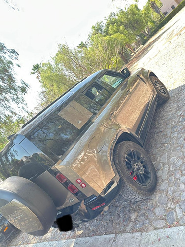 Land Rover Defender 2023